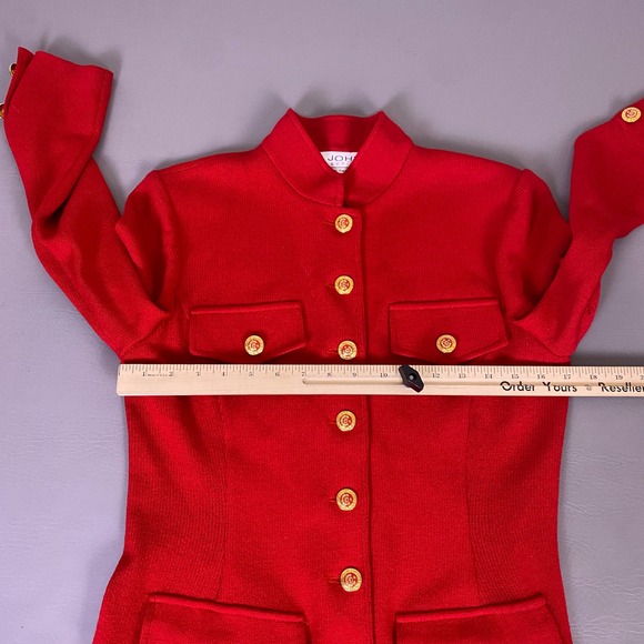 St John Collection Santana Knit Skirt Suit Set Women's Size 6 Red Gold Buttons * - Picture 9 of 16